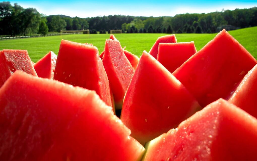 A lédús görögdinnyeszeletek segítenek eltávolítani a méreganyagokat a szervezetből