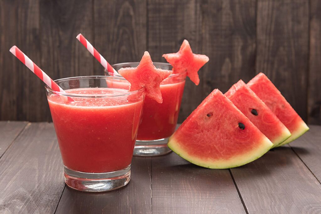 Friss görögdinnye görögdinnyeszeletekkel – finom étel a fogyáshoz
